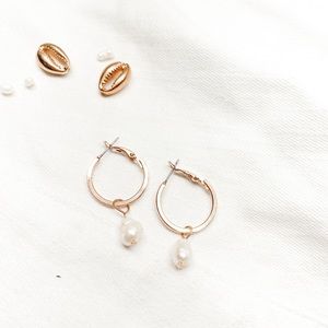 Pearl drop earrings